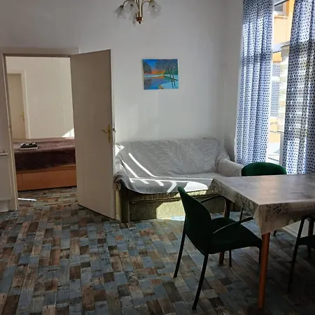 Apartment Mit Garten In Zentrum *